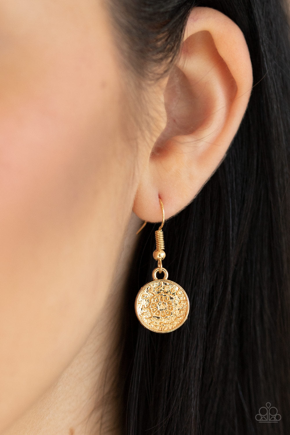 Medallion Marvel - Gold Necklace