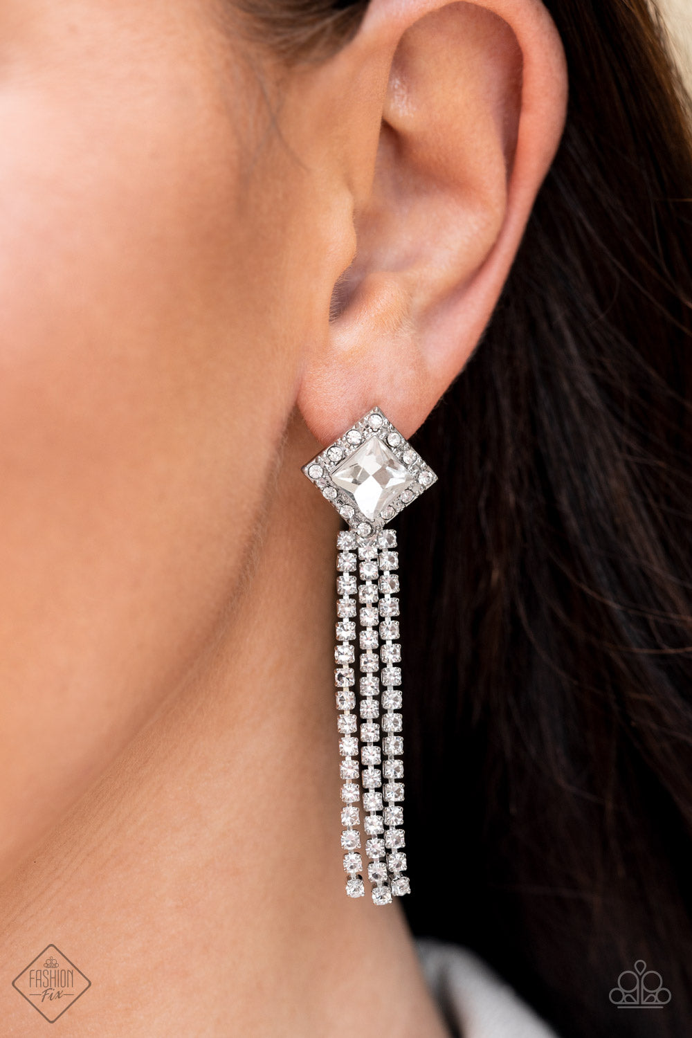 Seasonal Sparkle - White Necklace