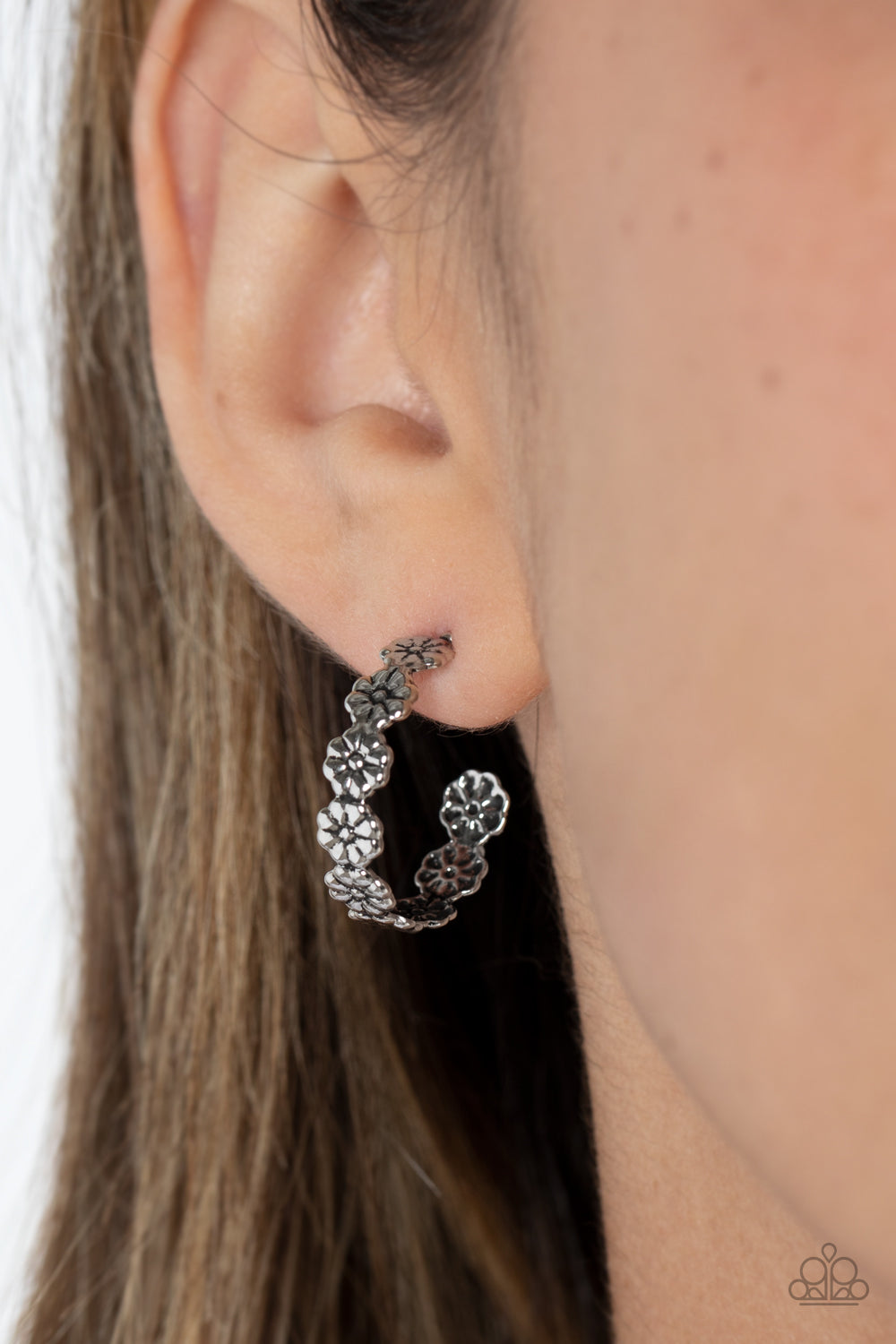 Floral Fad - Silver earrings